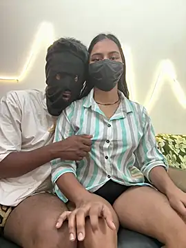 MUSKANHOTCOUPLE online show from 11, 5, 2026