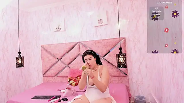 Dolls Antonella online show from 20, 6, 2026
