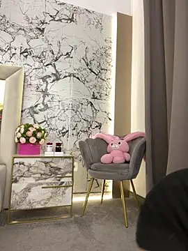DaisyAmour online show from 9, 6, 2026
