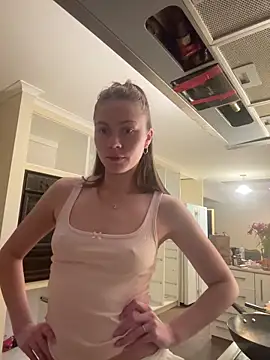 daisycollins online show from 10, 6, 2026