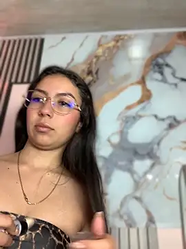 Julieth ec online show from 27, 5, 2026