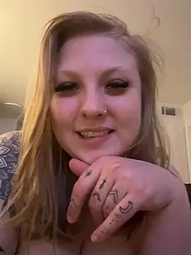 Snapshot of blonde__baby chatting on 18, 5, 2026 blonde baby online show from 18, 5, 2026