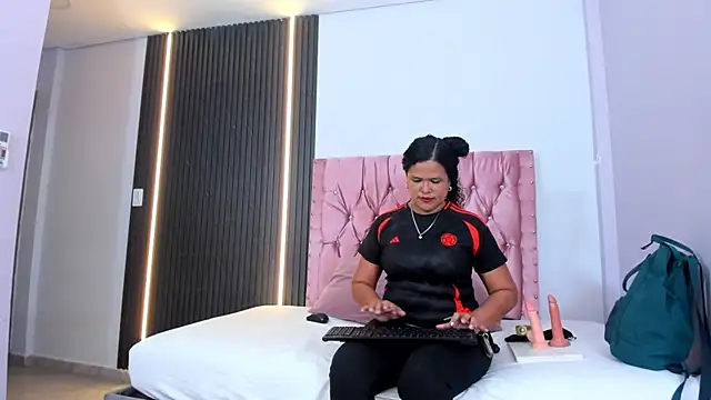 aisha moore online show from 7, 7, 2026