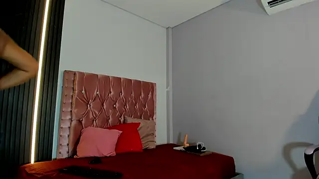 aisha moore online show from 5, 8, 2026