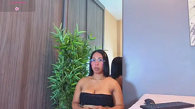 Karlie moore  online show from 21, 5, 2026