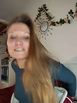 Snapshot of Candy_Cougar chatting on 17, 5, 2026 Candy Cougar online show from 17, 5, 2026