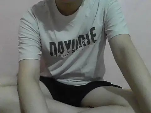 Zineyy online show from 30, 6, 2026
