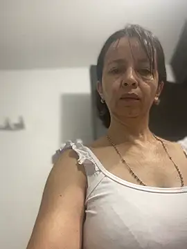 Soy Camila8 online show from 16, 5, 2026