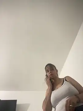 Soy Camila8 online show from 6, 6, 2026