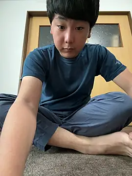 YuuYuu 010 online show from 8, 6, 2026