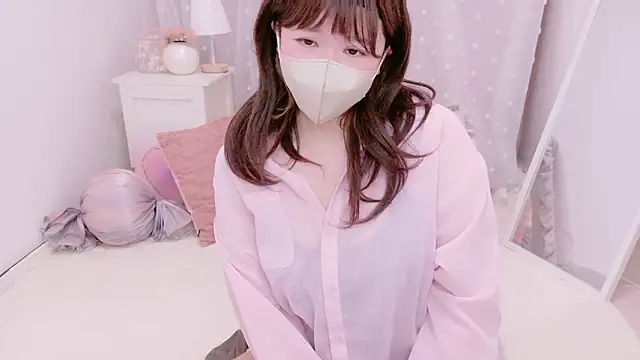Snapshot of _MOMOsan chatting on 15, 5, 2026 MOMOsan online show from 15, 5, 2026