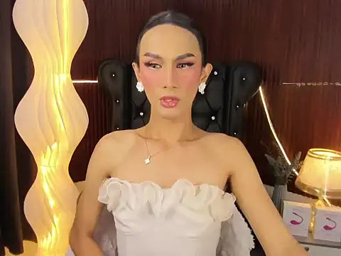 Estella Hilton online show from 11, 6, 2026
