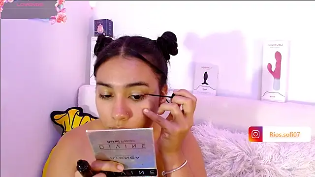  Sofi Rios  online show from 14, 5, 2026