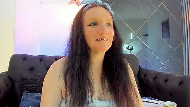 CloeMature online show from 2, 8, 2026