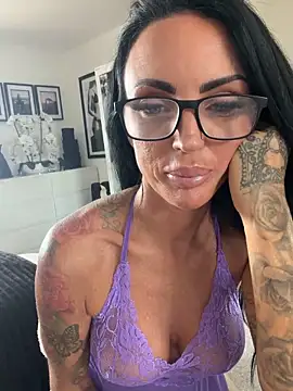 Desirable Demi online show from 2, 6, 2026