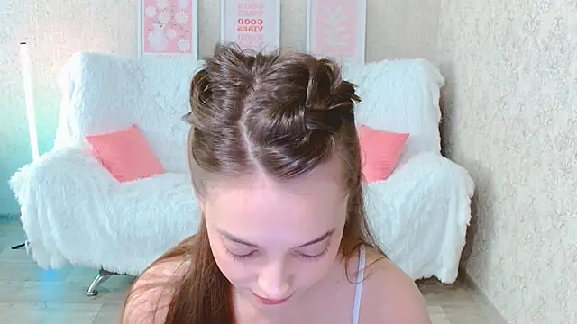 Snapshot of SiennaMia chatting on 9, 6, 2026 SiennaMia online show from 9, 6, 2026