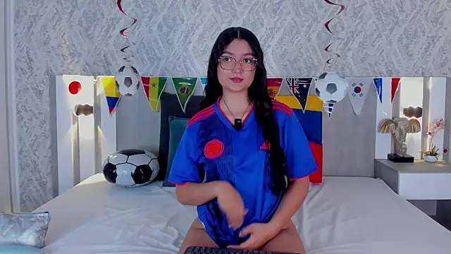 Vaalentina Lux online show from 17, 6, 2026
