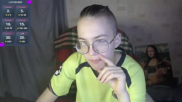 Alessa Kiss online show from 27, 6, 2026