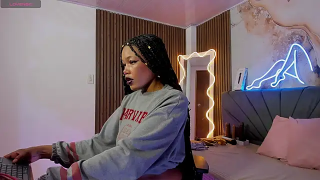 CRISTALBROKE TAY online show from 4, 6, 2026