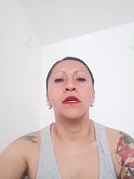 Snapshot of Vely_ chatting on 21, 5, 2026 Vely online show from 21, 5, 2026