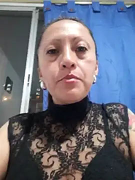 Snapshot of Vely_ chatting on 27, 5, 2026 Vely online show from 27, 5, 2026