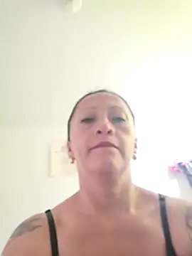 Snapshot of Vely_ chatting on 17, 6, 2026 Vely online show from 17, 6, 2026