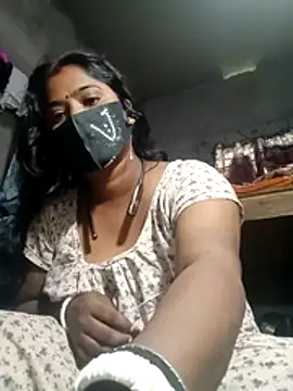 Snapshot of Miss-poly chatting on 12, 7, 2026 Miss-poly online show from 12, 7, 2026