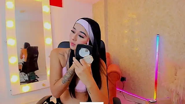 Littlee Mia online show from 14, 5, 2026