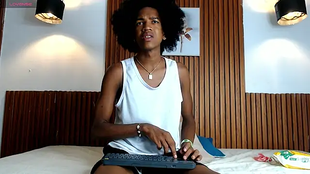 Snapshot of Afrowayuu chatting on 16, 5, 2026 Afrowayuu online show from 16, 5, 2026