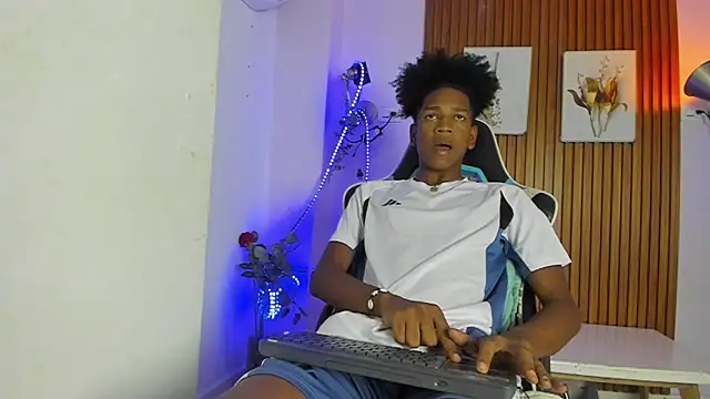 Snapshot of Afrowayuu chatting on 21, 5, 2026 Afrowayuu online show from 21, 5, 2026