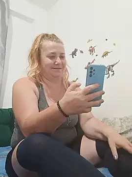 JuliaBestX online show from 13, 7, 2026