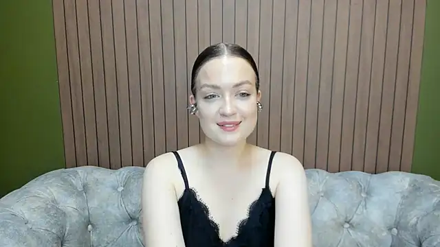 Snapshot of Mila_Richardson chatting on 31, 5, 2026 Mila Richardson online show from 31, 5, 2026
