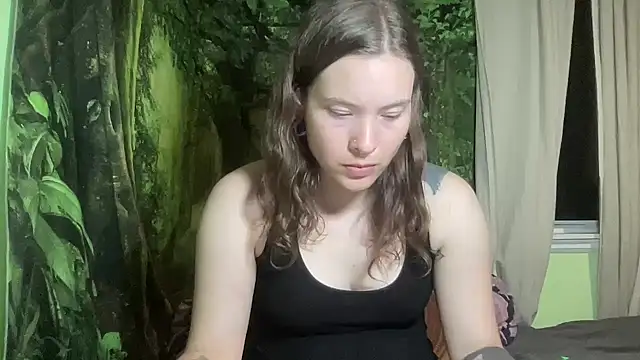 mo0ngoddess online show from 18, 9, 2025