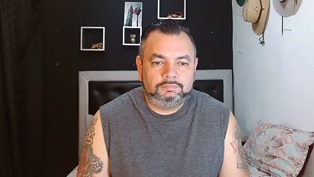 Snapshot of perverseveteranmanxxx chatting on 4, 2, 2025 perverseveteranmanxxx online show from 4, 2, 2025