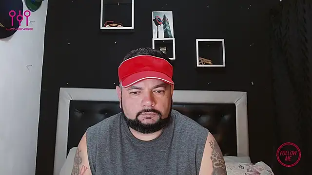 Snapshot of perverseveteranmanxxx chatting on 6, 3, 2025 perverseveteranmanxxx online show from 6, 3, 2025