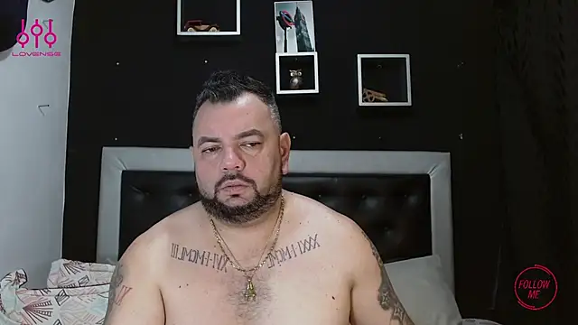 Snapshot of perverseveteranmanxxx chatting on 10, 3, 2025 perverseveteranmanxxx online show from 10, 3, 2025