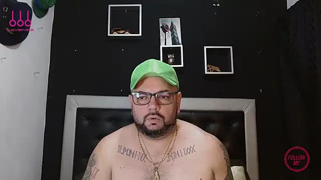 Snapshot of perverseveteranmanxxx chatting on 11, 3, 2025 perverseveteranmanxxx online show from 11, 3, 2025