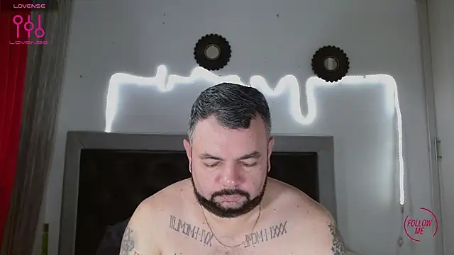 Snapshot of perverseveteranmanxxx chatting on 12, 9, 2025 perverseveteranmanxxx online show from 12, 9, 2025