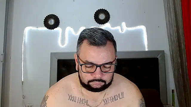 Snapshot of perverseveteranmanxxx chatting on 19, 9, 2025 perverseveteranmanxxx online show from 19, 9, 2025