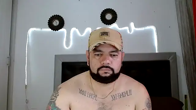 Snapshot of perverseveteranmanxxx chatting on 25, 9, 2025 perverseveteranmanxxx online show from 25, 9, 2025