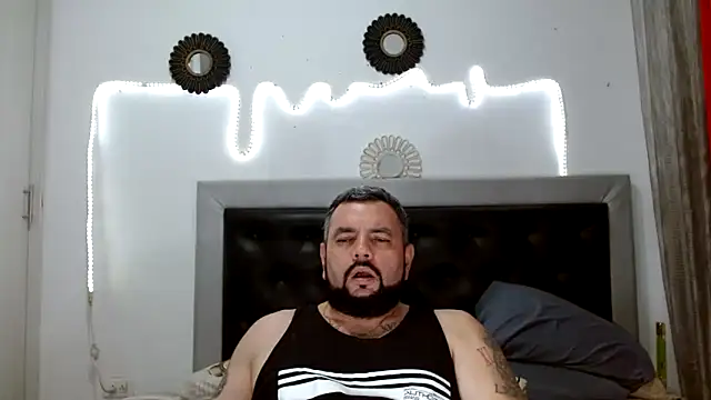 Snapshot of perverseveteranmanxxx chatting on 26, 9, 2025 perverseveteranmanxxx online show from 26, 9, 2025