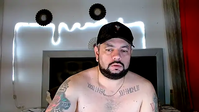 Snapshot of perverseveteranmanxxx chatting on 3, 10, 2025 perverseveteranmanxxx online show from 3, 10, 2025