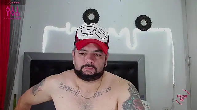 Snapshot of perverseveteranmanxxx chatting on 15, 10, 2025 perverseveteranmanxxx online show from 15, 10, 2025