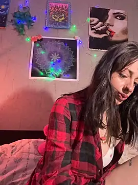 Snapshot of Meow_Mia chatting on 2, 6, 2026 Meow Mia online show from 2, 6, 2026