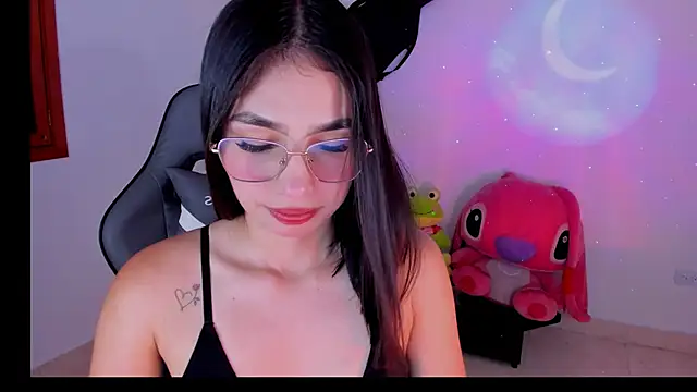 Scarleth Ferrec online show from 7, 6, 2026