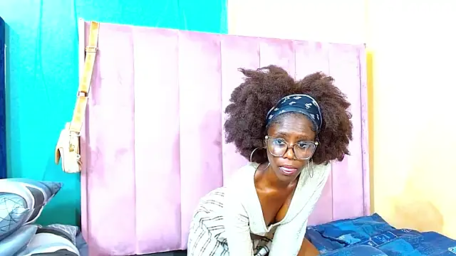 SexySlimTeaXx online show from 14, 6, 2026