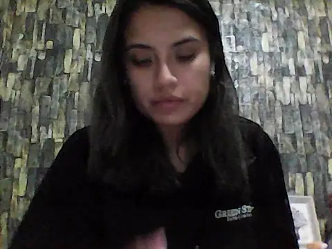 BabyCinnamon1 online show from 20, 6, 2026
