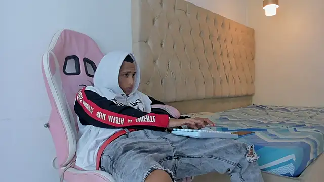 Supreme Badboy online show from 9, 6, 2026