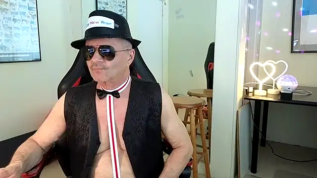 Snapshot of hotdadbod chatting on 1, 1, 2025 hotdadbod online show from 1, 1, 2025