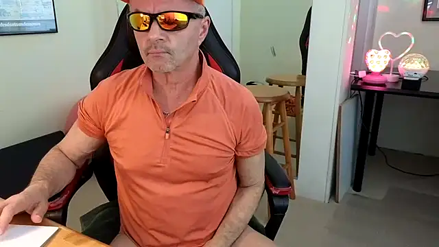 Snapshot of hotdadbod chatting on 7, 1, 2025 hotdadbod online show from 7, 1, 2025